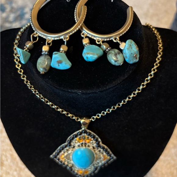 Gold and turquoise long necklace with earrings. Great condition - Picture 2 of 9